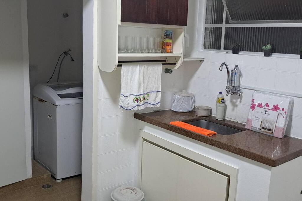 גוארויה Apartamento Charmoso A 400Mts Da Praia Da Enseada מראה חיצוני תמונה